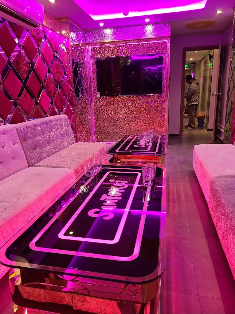 호치민 가라오케