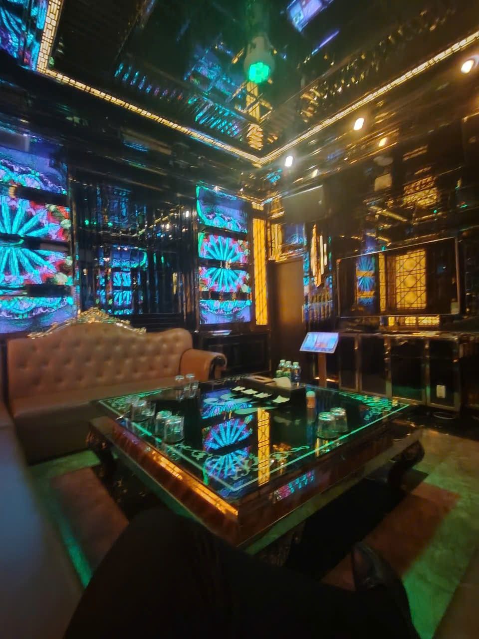 호치민 가라오케