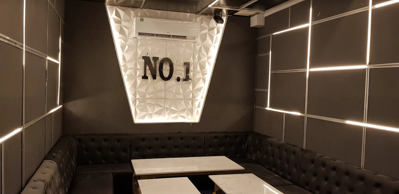 호치민 가라오케