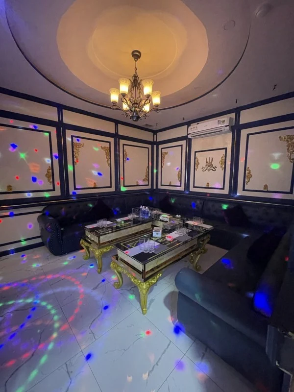 호치민 가라오케