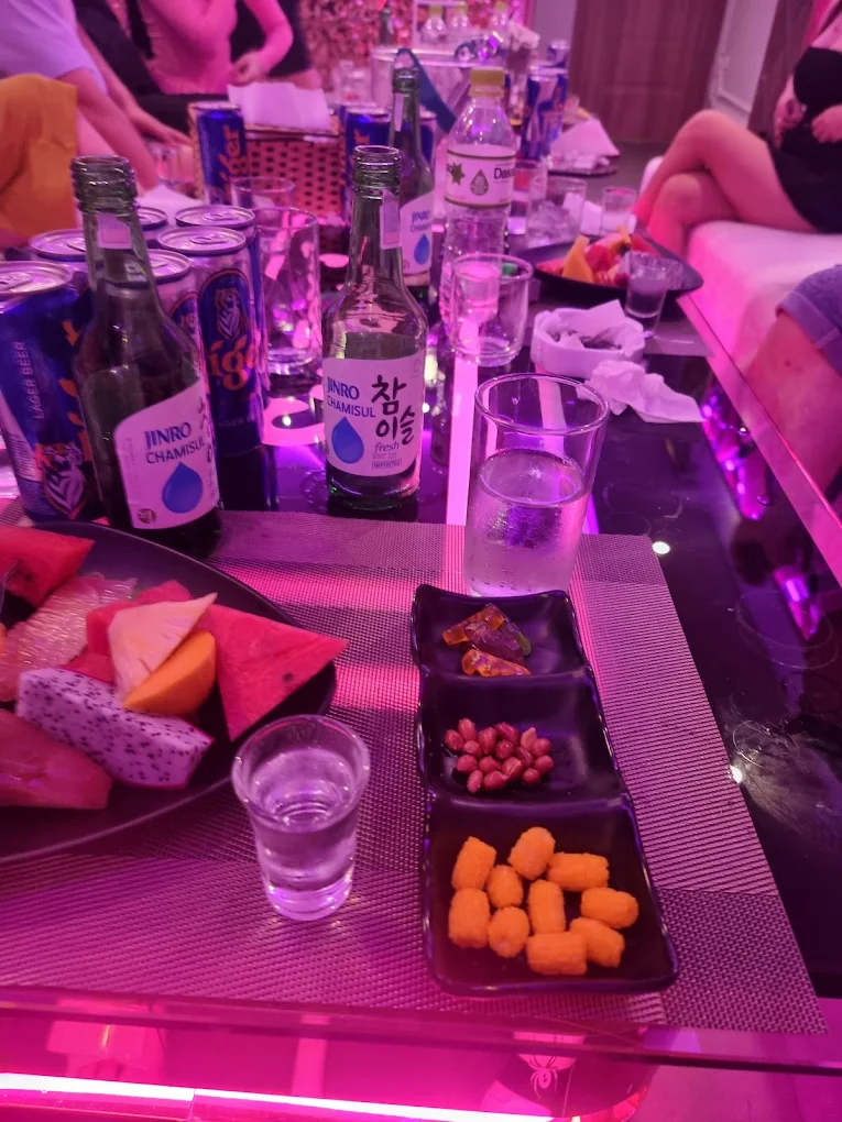 호치민 가라오케