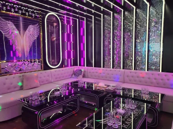 호치민 가라오케